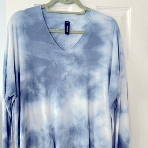 Long sleeve light tie dye sweater with silver trim - XL